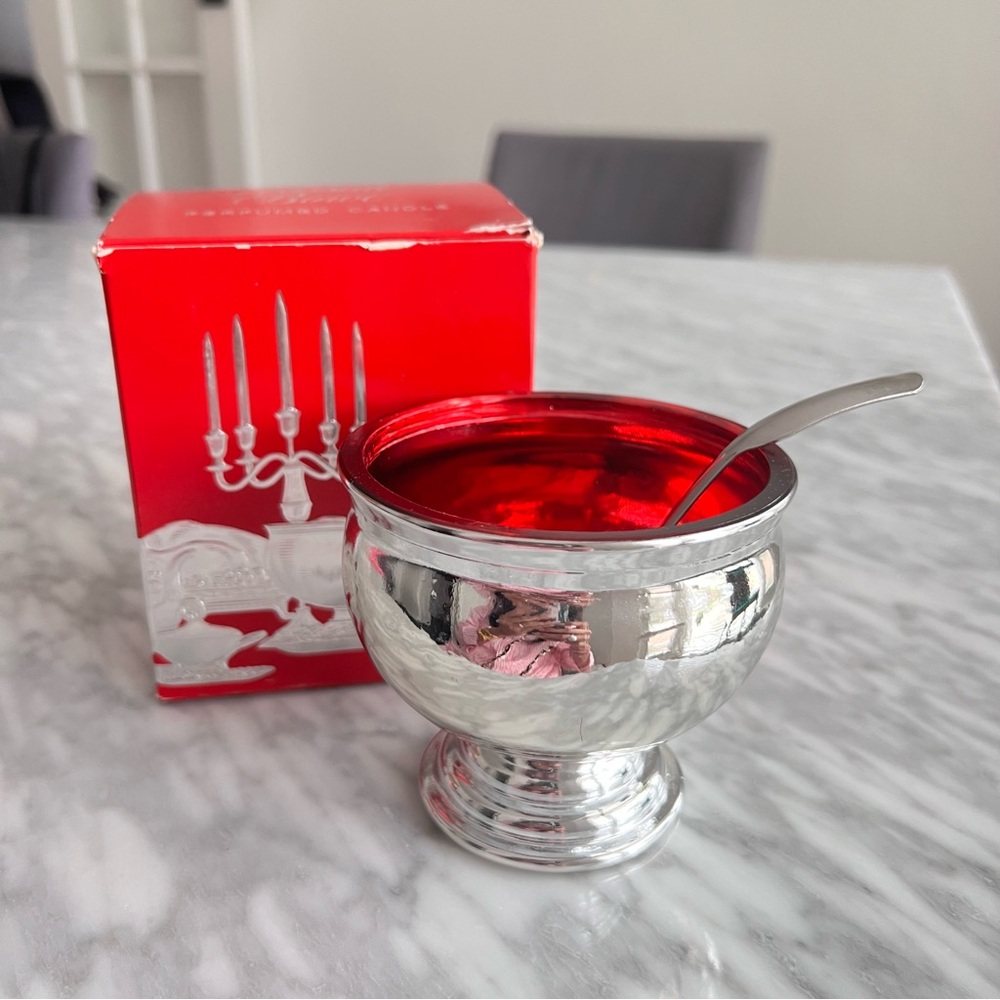 Vintage AVON Holiday Candleholder w Snuffer - 4”